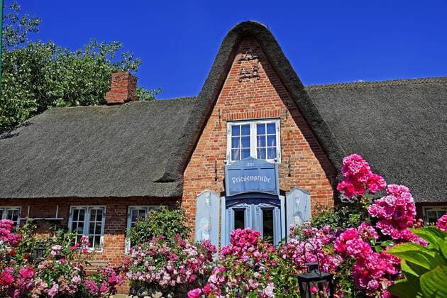 Restaurant Alte Friesenstube in Westerland, Deutschland, Schleswig-Holstein, Sylt Restaurant Alte Friesenstube in Westerland, Germany, Schleswig-Holstein, Sylt BLWS452690 Copyright: xblickwinkel McPHOTO I.xSchulzx