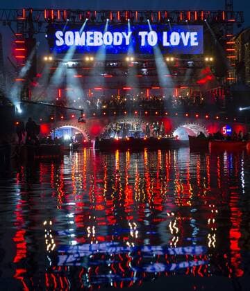 The following text was translated automatically Amsterdam, may 5, 2017-King Willem-Alexander, Queen Maxima and the Prime Minister live in Amsterdam-concert at the 5 may, closing the national celebration liberation. Photo: Frank van Beek Hollandse Hoogte  66086287