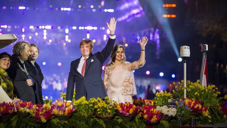 Bilder des Tages The following text was translated automatically Amsterdam, may 5, 2017-King Willem-Alexander, Queen Maxima and the Prime Minister live in Amsterdam-concert at the 5 may, closing the national celebration liberation. Photo: Frank van Beek Hollandse Hoogte  66086750