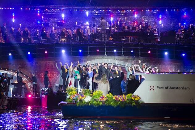 The following text was translated automatically Amsterdam, may 5, 2017-King Willem-Alexander, Queen Maxima and the Prime Minister live in Amsterdam-concert at the 5 may, closing the national celebration liberation. Photo: Frank van Beek Hollandse Hoogte  66087019