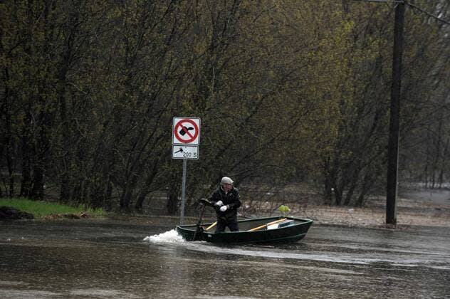 Quebec , GATINEAU , Mai 05,2017 Plusieurs rues inondees par la crue du fleuve Gatineau apres plusieurs jours de pluie. NEWS : Inondations au Quebec - Gatineau - 05 05 2017 MohamedKadri Panoramic 