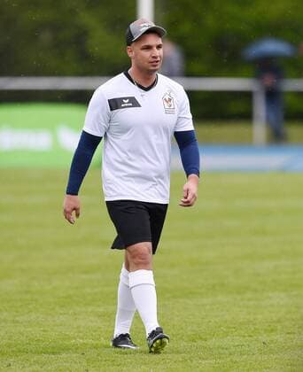Fussball Promi-Benefizfussballspiel fuer das Tuebinger Ronald McDonald Hauses McDonald s Kinderhilfe Allstars - SV 03 Tuebingen Allstars 06.05.2017 Pietro Lombardi (McDonald s Kinderhilfe Allstars)