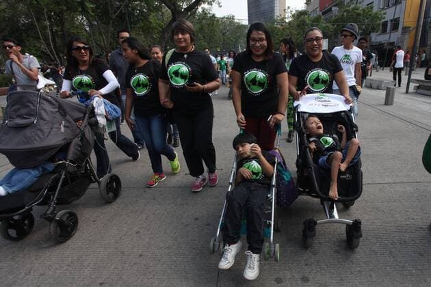 Activists take part in the Global Cannabis March in Mexico City, Mexico, 06 May 2017. The annual Global Marijuana March is taking place in over 100 cities across the world in an effort to raise awareness of the benefits of medical cannabis and to call for the legalization of marijuana. World March of Marijuana in Mexico City !ACHTUNG: NUR REDAKTIONELLE NUTZUNG!  Copyright: xSASHENKAxGUTIERREZx MEX01 20170507-636297180702940733