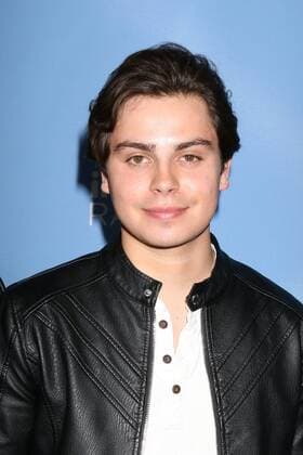 May 6, 2017 - Los Angeles, CA, USA - LOS ANGELES - MAY 6: Jake T Austin at the Everything, Everything Premiere on the TCL Chinese 6 Theater on May 6, 2017 in Los Angeles, CA Los Angeles USA - ZUMAb170 20170506_zap_b170_046 Copyright: xKayxBlakex