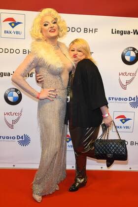 Sheila Wolf, Betty Amrhein bei der 12. VICTRESS Gala anlaesslich der Verleihung des Victress Award, mit Natalia Woerner, Victress of The Year Award 2017 in Berlin am 08.05.2017