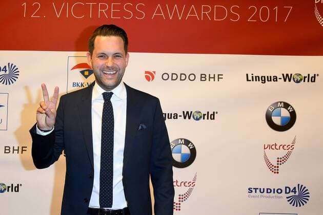Matthias Killing bei der 12. VICTRESS Gala anlaesslich der Verleihung des Victress Award, mit Natalia Woerner, Victress of The Year Award 2017 in Berlin am 08.05.2017