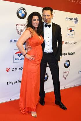 Sonja Fusali, Alexander Mazza bei der 12. VICTRESS Gala anlaesslich der Verleihung des Victress Award, mit Natalia Woerner, Victress of The Year Award 2017 in Berlin am 08.05.2017