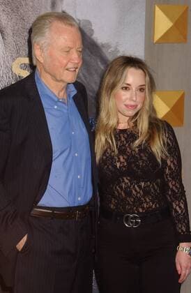 May 8, 2017 - Hollywood, California, U.S. - Jon Voight & Skyler Shaye attend the PremierOf King.Arthur at the Chinese Theater in Hollywood on May.8,2017.. 2017 Hollywood U.S. - ZUMAr82_ 20170508_zaf_r82_005 Copyright: xPhilxRoachx