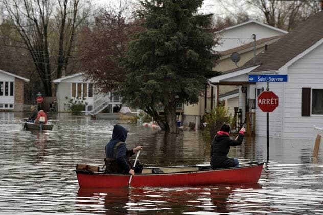 Quebec , GATINEAU , Mai 07,2017 Plusieurs rues inondees par la crue du fleuve Gatineau apres plusieurs jours de pluie. NEWS : Inondations au Quebec - Gatineau - 07 05 2017 MohamedKadri Panoramic 