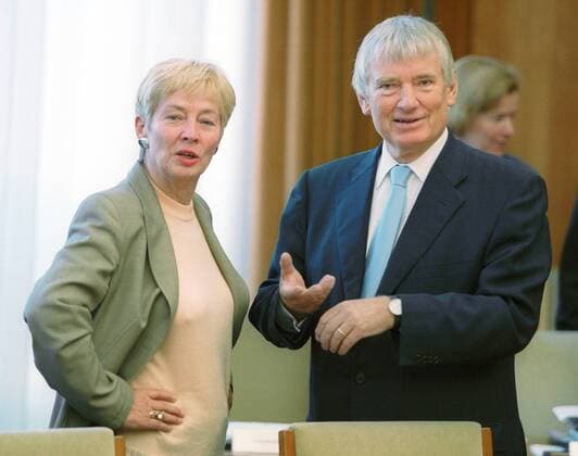 Kabinett: Bundesfamilienministerin Christine Bergmann (SPD) und Bundesinnenminister Otto Schily (SPD), Berlin, 06.09.2000, Berlin Deutschland Copyright: xThomasxKoehlerx
