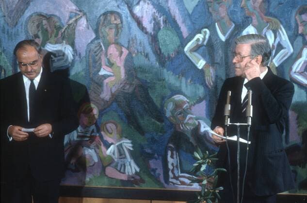 Helmut Schmidt bei der Übergabe des Kanzleramtes an Helmut Kohl. Bonn im August 1982, Bonn Deutschland Copyright: xThomasxImox