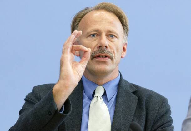 Bundesumweltminister Juergen Trittin , Gruene , Berlin , den 27.06.2002 Berlin Deutschland Copyright: xThomasxImox