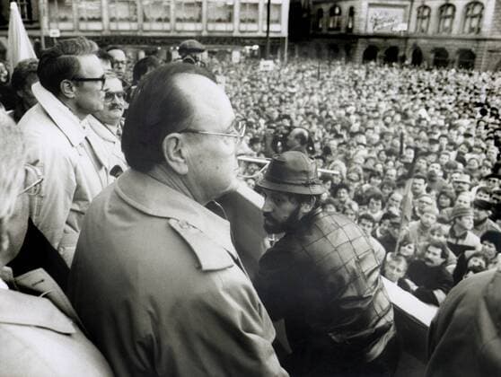 Wahlkampf in der DDR . In Halle eroeffnete Bundesaussenminister Hans-Dietrich Genscher , FDP, den Wahlkampf des Bund Freier Demokraten. Halle , den 17.02.1990 Bonn Aegypten Copyright: xphotothekx