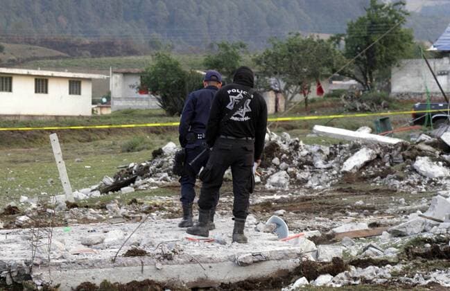 Explosion von Feuerwerk in Chilchotla, Mexiko May 9, 2017 - Mexico - EUM20170509NAC04.JPG.CHILCHOTA, Pue., Explotion Explosion-Puebla.- Aspectos del deposito de pirotecnia en el que ocurrio una explosion este martes 9 de mayo de 2017 en la comunidad de San Isidro de este municipio. Foto: Agencia EL UNIVERSAL EVZ Mexico  - ZUMAu78_ 20170509_zaf_u78_008 Copyright: xOmarxContrerasx