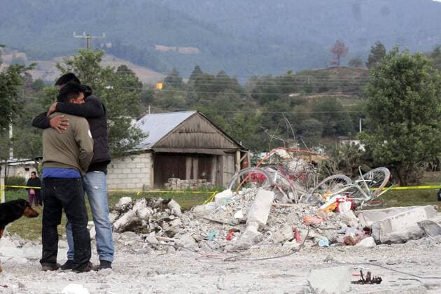 Explosion von Feuerwerk in Chilchotla, Mexiko May 9, 2017 - Mexico - EUM20170509NAC06.JPG.CHILCHOTA, Pue., Explotion Explosion-Puebla.- Aspectos del deposito de pirotecnia en el que ocurrio una explosion este martes 9 de mayo de 2017 en la comunidad de San Isidro de este municipio. Foto: Agencia EL UNIVERSAL EVZ Mexico  - ZUMAu78_ 20170509_zaf_u78_011 Copyright: xOmarxContrerasx