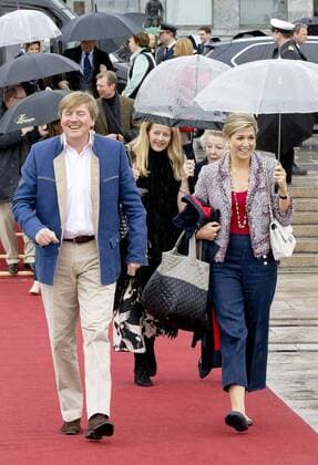 10-05-2017 Norway King Willem-Alexander and Queen Maxima and Princess Beatrix and Princess Mabel arrive for a lunch at the Royal Yacht, Norge, to celebrate the 80th birthdays of King Harald V and Queen Sonja in Oslo.  Copyright: xppe nieboerx