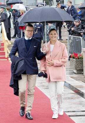 10-05-2017 Norway Royal guests arrive for a lunch at the Royal Yacht, Norge, to celebrate the 80th birthdays of King Harald V and Queen Sonja in Oslo. Princess Victoria and Prince Daniel  Copyright: xppe nieboerx