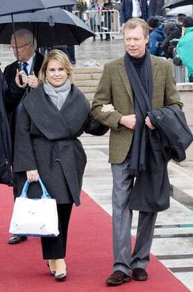 10-05-2017 Norway Royal guests arrive for a lunch at the Royal Yacht, Norge, to celebrate the 80th birthdays of King Harald V and Queen Sonja in Oslo. Grand Duke Henri and Grand Duchess Maria Teresa  Copyright: xppe nieboerx