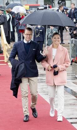 10-05-2017 Norway Royal guests arrive for a lunch at the Royal Yacht, Norge, to celebrate the 80th birthdays of King Harald V and Queen Sonja in Oslo. Princess Victoria and Prince Daniel  Copyright: xppe nieboerx