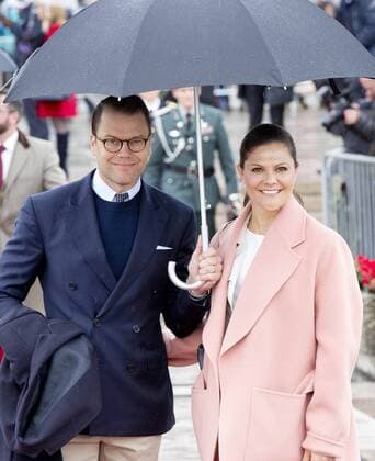 Bilder des Tages 10-05-2017 Norway Royal guests arrive for a lunch at the Royal Yacht, Norge, to celebrate the 80th birthdays of King Harald V and Queen Sonja in Oslo. Princess Victoria and Prince Daniel  Copyright: xppe nieboerx