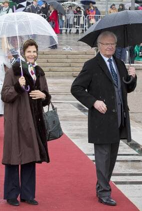 10-05-2017 Norway Royal guests arrive for a lunch at the Royal Yacht, Norge, to celebrate the 80th birthdays of King Harald V and Queen Sonja in Oslo. King Carl Gustaf and Queen Silvia  Copyright: xppe nieboerx