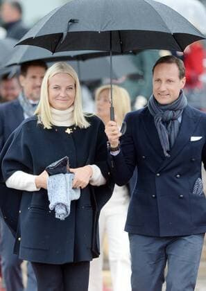 Norwegian Crown Prince Haakon and Crown Princess Mette- Marit attend a luncheon to celebrate King Harald V and Queen Sonja s 80th birthdays at the Royal Yacht Norway in Oslo on May 5, 2017.  LON20170510111 RUNExHELLESTAD