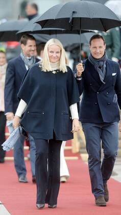 Norwegian Crown Prince Haakon and Crown Princess Mette- Marit attend a luncheon to celebrate King Harald V and Queen Sonja s 80th birthdays at the Royal Yacht Norway in Oslo on May 5, 2017.  LON20170510112 RUNExHELLESTAD