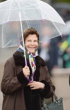 Bilder des Tages Swedish Queen Silvia attends a luncheon to celebrate King Harald V and Queen Sonja s 80th birthdays at the Royal Yacht Norway in Oslo on May 5, 2017.  LON20170510126 RUNExHELLESTAD