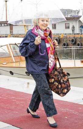 10-05-2017 Norge Royals leaving the Royal Yacht, Norge, to celebrate the 80th birthdays of King Harald V and Queen Sonja in Oslo. Princess Beatrix (c) PPE Nieboer OSLO NORWAY  Copyright: xPPE NIEBOERx