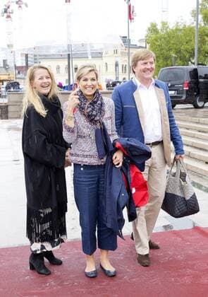 10-05-2017 Norge Royals leaving the Royal Yacht, Norge, to celebrate the 80th birthdays of King Harald V and Queen Sonja in Oslo. King Willem-Alexander and Queen Maxima and Princess Mabel (c) PPE Nieboer OSLO NORWAY  Copyright: xPPE NIEBOERx