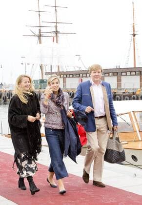 10-05-2017 Norge Royals leaving the Royal Yacht, Norge, to celebrate the 80th birthdays of King Harald V and Queen Sonja in Oslo. King Willem-Alexander and Queen Maxima and Princess Mabel (c) PPE Nieboer OSLO NORWAY  Copyright: xPPE NIEBOERx