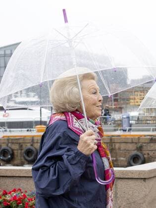 10-05-2017 Norge Royals leaving the Royal Yacht, Norge, to celebrate the 80th birthdays of King Harald V and Queen Sonja in Oslo. Princess Beatrix (c) PPE Nieboer OSLO NORWAY  Copyright: xPPE NIEBOERx