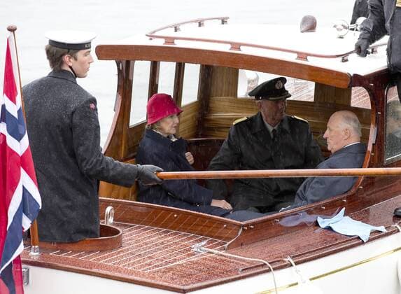 10-05-2017 Norge Royals leaving the Royal Yacht, Norge, to celebrate the 80th birthdays of King Harald V and Queen Sonja in Oslo. (c) PPE Nieboer Oslo Norway  Copyright: xppe nieboerx