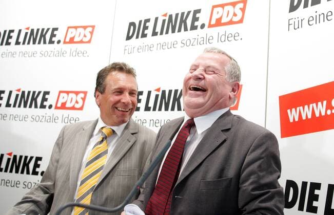 Klaus ERNST (l), WASG Parteivorsitzender und Lothar BISKY , Parteivorsitzender die Linke.PDS . Berlin , 19.08.2005 , , , Berlin Deutschland Copyright: xLiesaxJohannssenx
