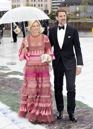 10-05-2017 Norway Guests arrive fort he banquet at the Opera House to celebrate the 80th birthdays of King Harald V and Queen Sonja at Akershus Castle. v (c) PPE Nieboer OSLO NORWAY  Copyright: xPPE NIEBOERx