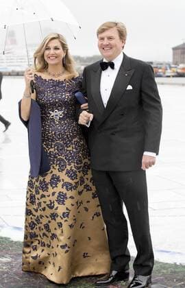 10-05-2017 Norway Guests arrive fort he banquet at the Opera House to celebrate the 80th birthdays of King Harald V and Queen Sonja at Akershus Castle. King Willem-Alexander and Queen Maxima (c) PPE Nieboer OSLO NORWAY  Copyright: xPPE NIEBOERx