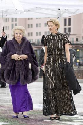 10-05-2017 Norway Guests arrive fort he banquet at the Opera House to celebrate the 80th birthdays of King Harald V and Queen Sonja at Akershus Castle. Princess Beatrix and Princess Mabel (c) PPE Nieboer OSLO NORWAY  Copyright: xPPE NIEBOERx