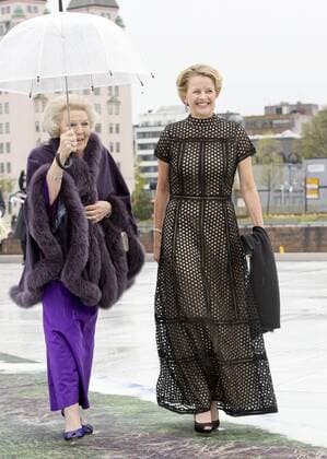 10-05-2017 Norway Guests arrive fort he banquet at the Opera House to celebrate the 80th birthdays of King Harald V and Queen Sonja at Akershus Castle. Princess Beatrix and Princess Mabel (c) PPE Nieboer OSLO NORWAY  Copyright: xPPE NIEBOERx
