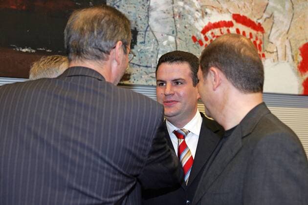 V. l. Matthias PLATZECK , SPD , designierter SPD Parteivorsitzender und Ministerpraesident von Brandenburg , Hubertus HEIL , designeirten SPD Generalsekretaer , Olaf SCHOLZ , 1. Parlamentarischer Geschaeftsfuehrer der SPD-Fraktion im Bundestag . Vor einer Fraktionssitzung . Berlin , 03.11.2005 , , , Berlin Deutschland Copyright: xLiesaxJohannssenx