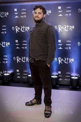 RIO DE JANEIRO, RJ - 10.05.2017: PRÉ ESTREIA DO FILME O RASTRO - Director JC Feyer, during the red carpet of the premiere of the film - O Rastro, a national thriller starring Rafael Cardoso, Leandra Leal and directed by debutant director JC Feyer, at the Kinoplex of Shopping Rio Sul in Rio de Janeiro, RJ. x1318223x  AndréxHorta