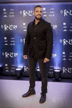 RIO DE JANEIRO, RJ - 10.05.2017: PRÉ ESTREIA DO FILME O RASTRO - Rafael Cardoso, during the red carpet of the premiere of the film - O Rastro, national thriller starring Rafael Cardoso, Leandra Leal and directed by debutant director JC Feyer, at the Kinoplex Shopping Rio Sul, Rio de Janeiro, RJ. x1318227x  AndréxHorta