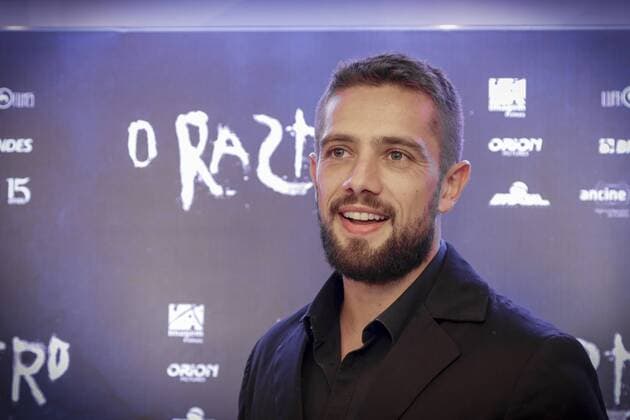 RIO DE JANEIRO, RJ - 10.05.2017: PRÉ ESTREIA DO FILME O RASTRO - Rafael Cardoso, during the red carpet of the premiere of the film - O Rastro, national thriller starring Rafael Cardoso, Leandra Leal and directed by debutant director JC Feyer, at the Kinoplex Shopping Rio Sul, Rio de Janeiro, RJ. x1318228x  AndréxHorta
