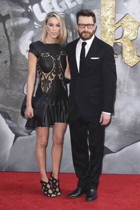 Alexandra Weaver und Peter Ferdinando bei der Premiere des Kinofilms King Arthur: Legend of the Sword im Empire Leicester Square. London, 10.05.2017 Alexandra Weaver, Peter Ferdinando  Foto:xS.xVasx xFuturexImage