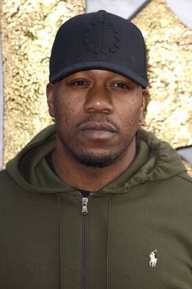 DJ Locksmith (Rudimental) bei der Premiere des Kinofilms King Arthur: Legend of the Sword im Empire Leicester Square. London, 10.05.2017 DJ Locksmith (Rudimental)  Foto:xS.xVasx xFuturexImage