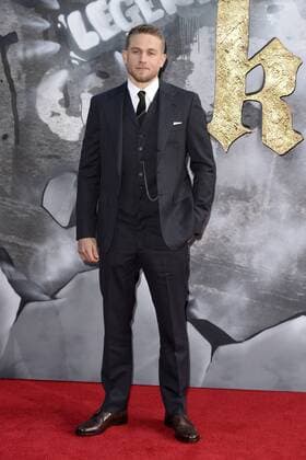 Charlie Hunnam bei der Premiere des Kinofilms King Arthur: Legend of the Sword im Empire Leicester Square. London, 10.05.2017 Charlie Hunnam  Foto:xS.xVasx xFuturexImage