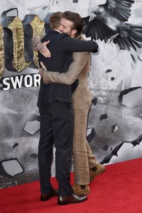 Charlie Hunnam und David Beckham bei der Premiere des Kinofilms King Arthur: Legend of the Sword im Empire Leicester Square. London, 10.05.2017 Charlie Hunnam, David Beckham  Foto:xS.xVasx xFuturexImage