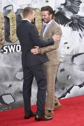 Charlie Hunnam und David Beckham bei der Premiere des Kinofilms King Arthur: Legend of the Sword im Empire Leicester Square. London, 10.05.2017 Charlie Hunnam, David Beckham  Foto:xS.xVasx xFuturexImage
