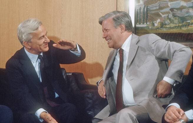 Bundeskanzler Helmut SCHMIDT , SPD, empfaengt den Regierenden Buergermeister von Berlin Richard von Weizsaecker Bonn , 07 1981 , Bonn Deutschland Copyright: xphotothek.netx