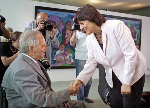 Wolfgang SCHÄUBLE , CDU , Bundesinnenminister , und Ulla SCHMIDT , SPD , Bundesgesundheitsministerin , vor einer Kabinettssitzung . Wolfgang SCHÄUBLE , CDU , Federal Minister of the Interior , and Ulla SCHMIDT , SPD , Federal Minister of Health . Berlin , 13.06.2007 . , , Berlin Deutschland Copyright: xLiesaxJohannssenx