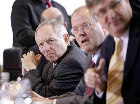 Wolfgang SCHAEUBLE (l), CDU , Bundesinnenminister , und Peer STEINBRUECK , SPD , Bundesfinanzminister , vor Beginn einer Kabinettssitzung . Berlin , Deutschland . Wolfgang SCHAEUBLE (l), CDU , Federal Minister of the Interior of Germany , and Peer STEINBRUECK , SPD , Federal Minister of Finance of Germany . Berlin , Germany . 27.02.2008 , , , Berlin DEU Deutschland Copyright: xThomasxKoehlerx